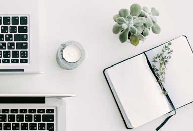 大汗淋漓！骑士队莫布里在田径场训练 主要有阻力跑&amp;amp;带球跑等内容